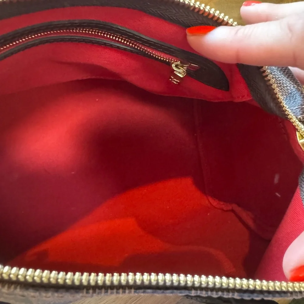 Authentic Louis Vuitton Monogram Speedy Bandouliere 30 - Picture 5 of 13